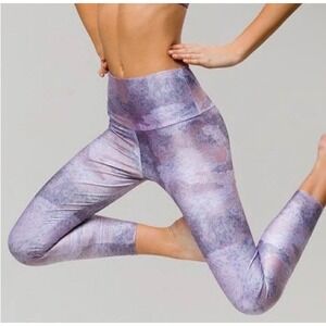 NWT Onzie Flow High Rise Basic Midi Leggings Animal Dusk Size XS